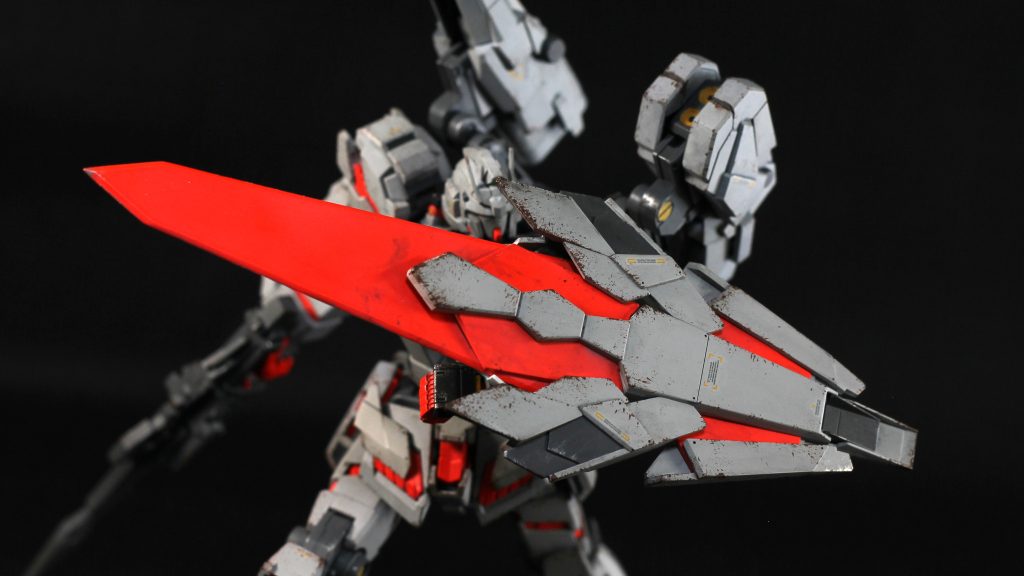 アームドアーマーSS(ソード&シールド)アームドアーマーDEをベースに作った実体剣。サイコフレーム製という設定の刀身はプラ板で作りました