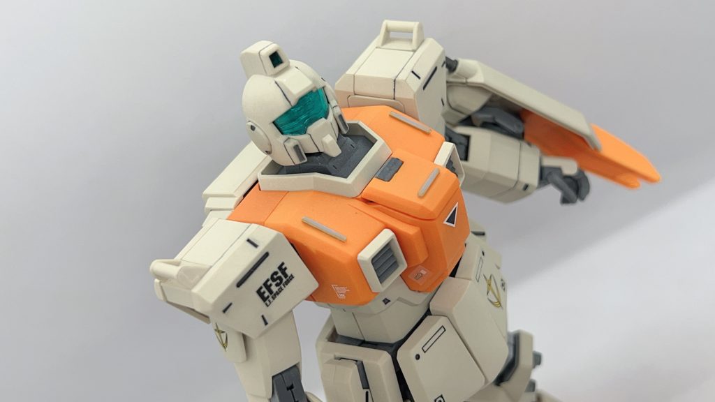 下地処理ができていないので取って付けたようなプラ棒になってしまいました。