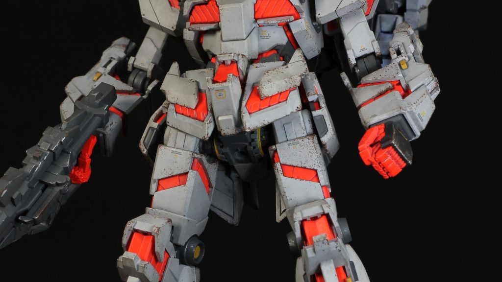 スカート裏の裏打ちと、股関節周りのディテールアップも行いました。