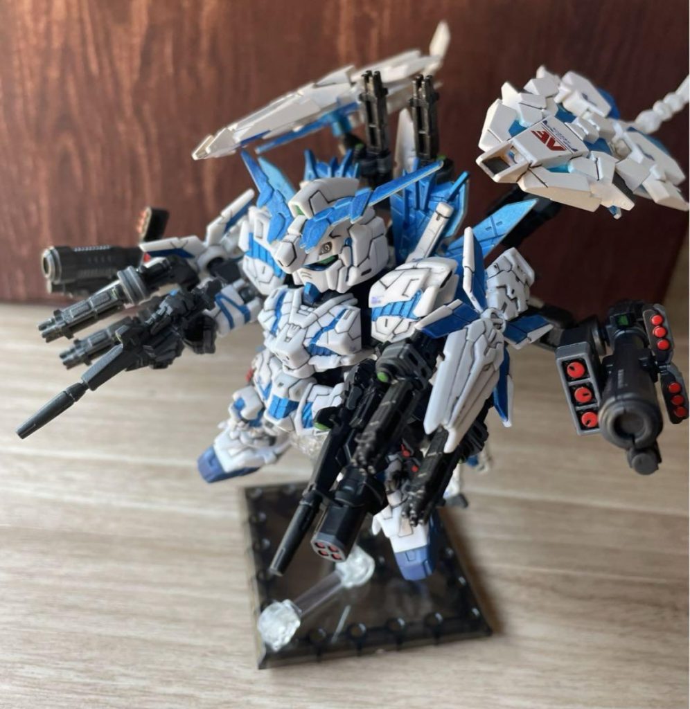 腕を差し替えて、アームのDEとバズーカを差し替えたりして全発射みたいなイメージです