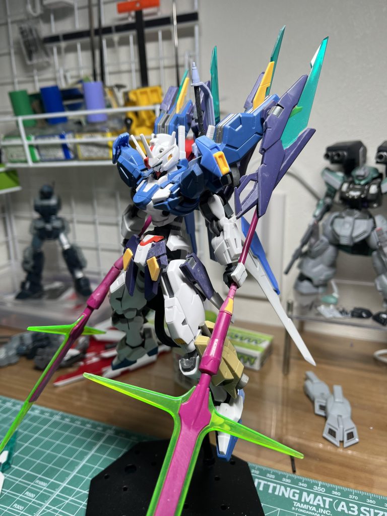 ●ミキシングB案ディランザ(グエル機) ビームパルチザン ×2肩:エアリアル ビット結局、両方のパターン作成することになりました肩のビットトップコートし忘れて撮影してませんw