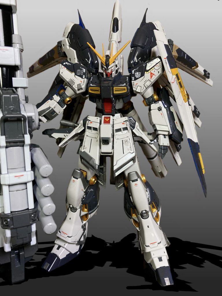 RG Hi-νガンダム–2枚目/制作者：ykm