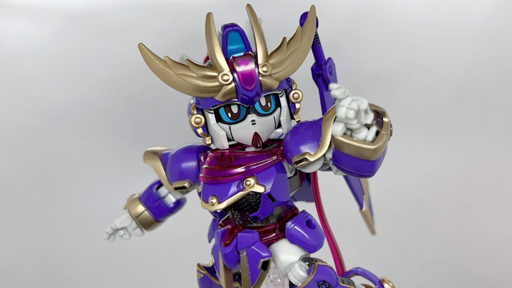 要所でクリアーパーツも使われています。