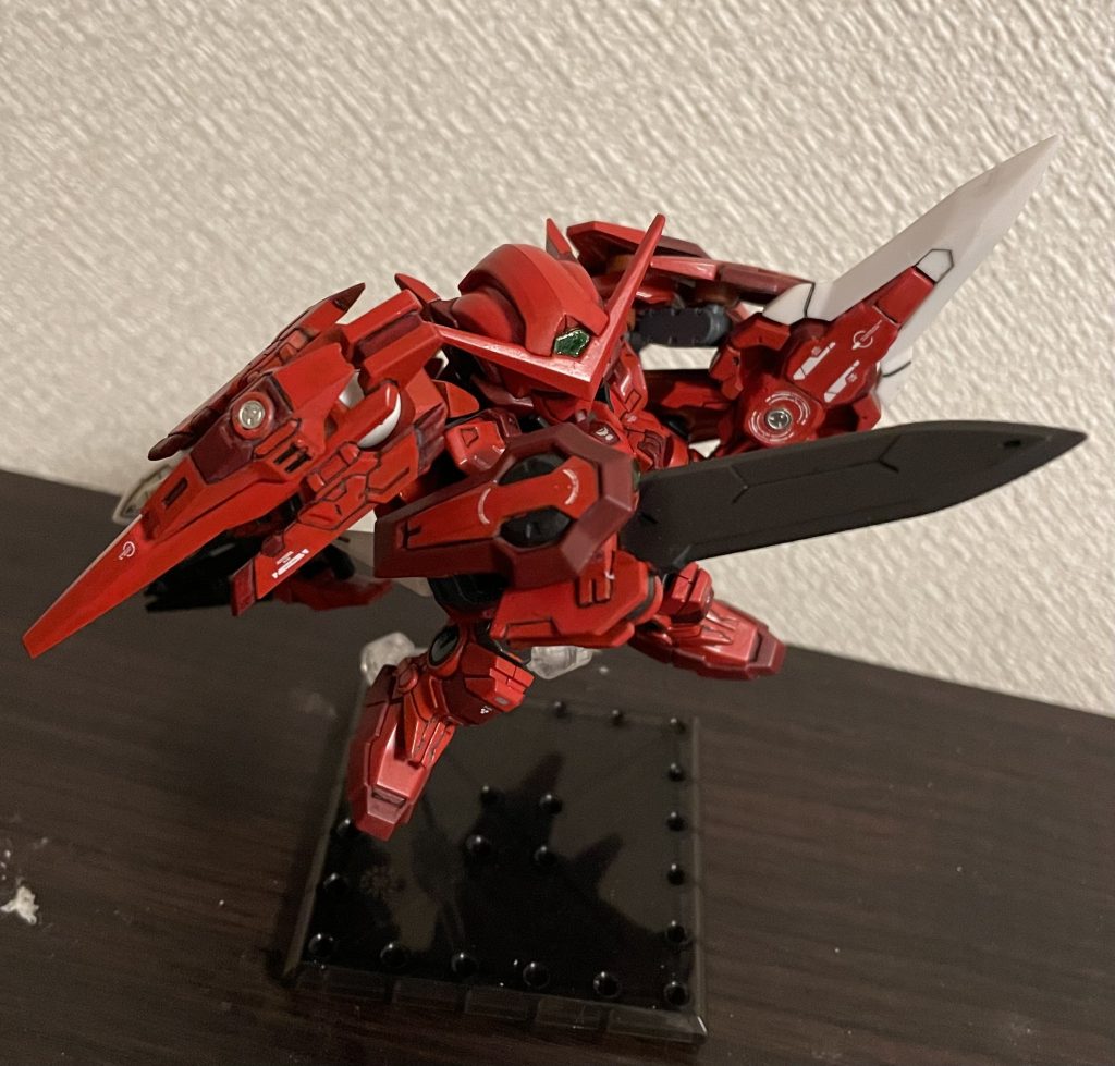 プロトGNソードカッコいいです武器は腰、右肩、オーライザーにマウントします