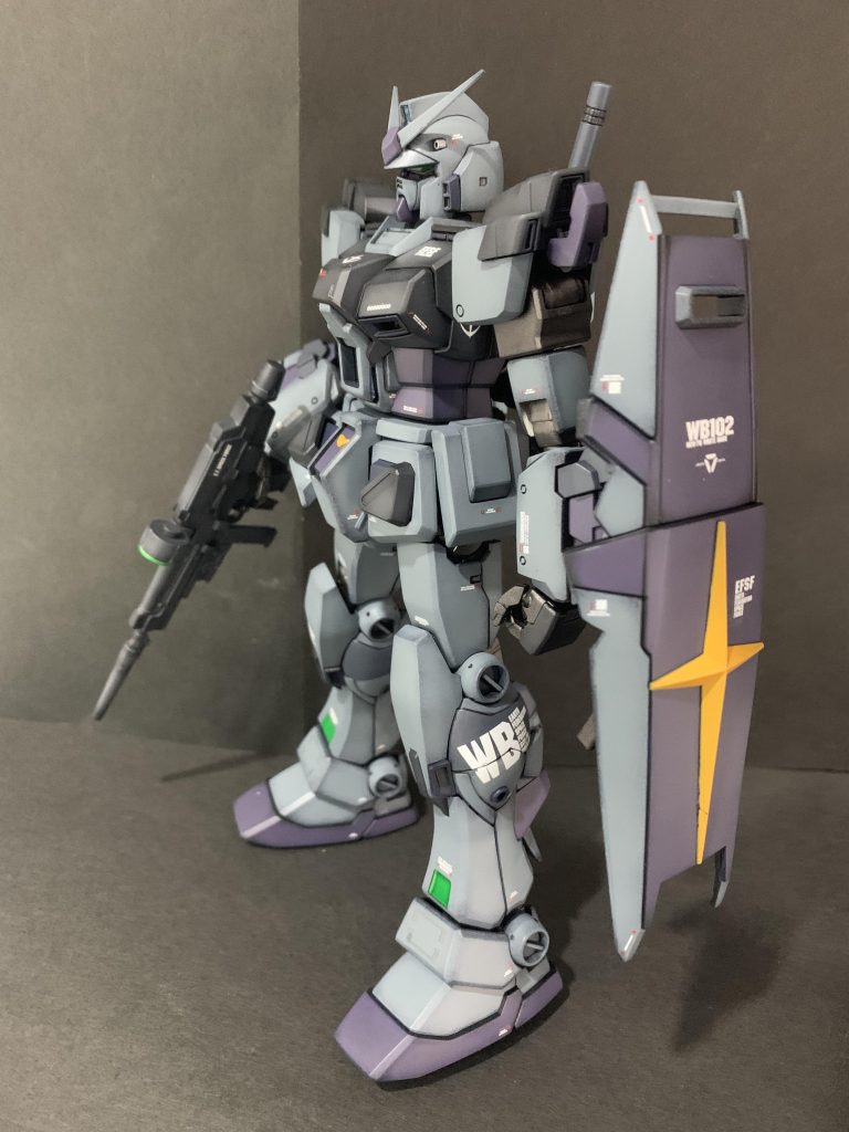 サイドショットver.3.0用デカールから最近マイブームの左足の大きめデカールを、他はRBコーションデカールを多めに貼りました。シールド🛡️の十字マークはFAガンダムの余剰パーツを埋め込んでみました。