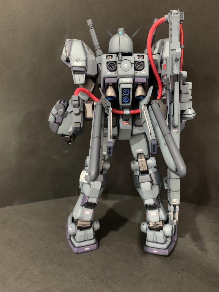 バックショット虫の羽みたいなパーツやケーブルなんかがあり、ごちゃごちゃしてて好きです。初めてのロービジカラーでしたが、視認性の悪さを維持しつつグレー、ブルー、パープルの塗り分けが出来たのは満足です。