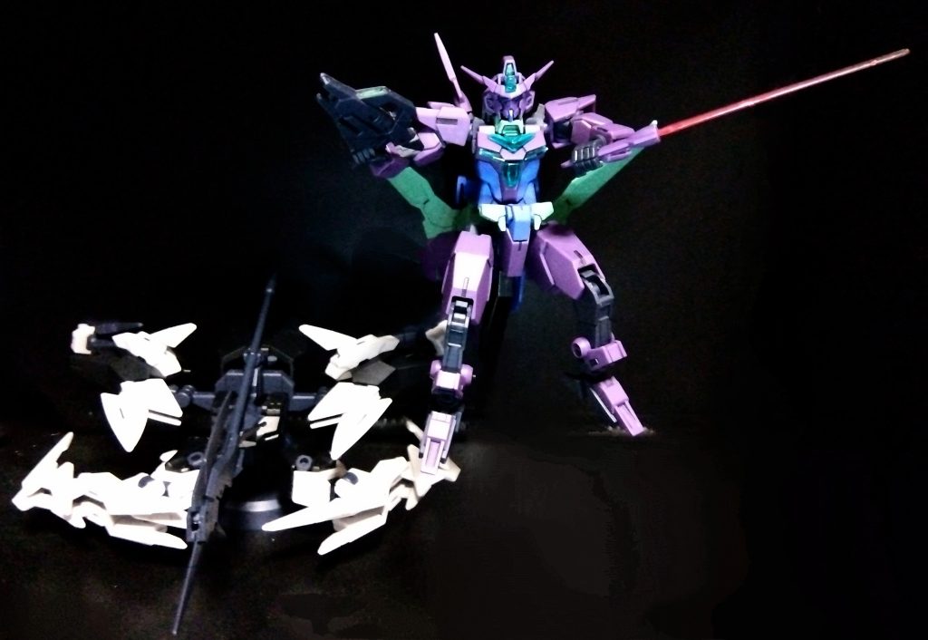 コアガンダムII+ちょっとヴィランぽいカラーリングだから、トゲトゲやゴツいアーマーも似合いそう