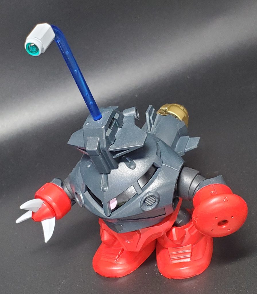 潜望鏡は差し替え無しで伸縮可能。