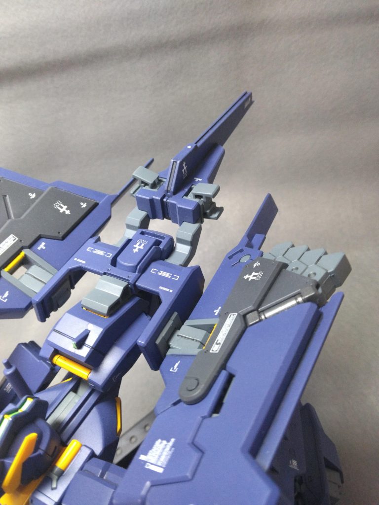 ラーパーツのバーは、赤で無く黄色にして、統一感を。