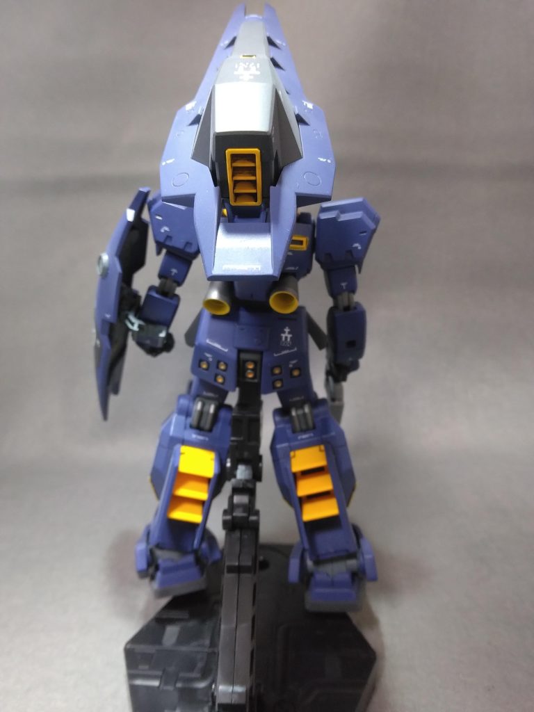 後ろから。バーニアついてた。