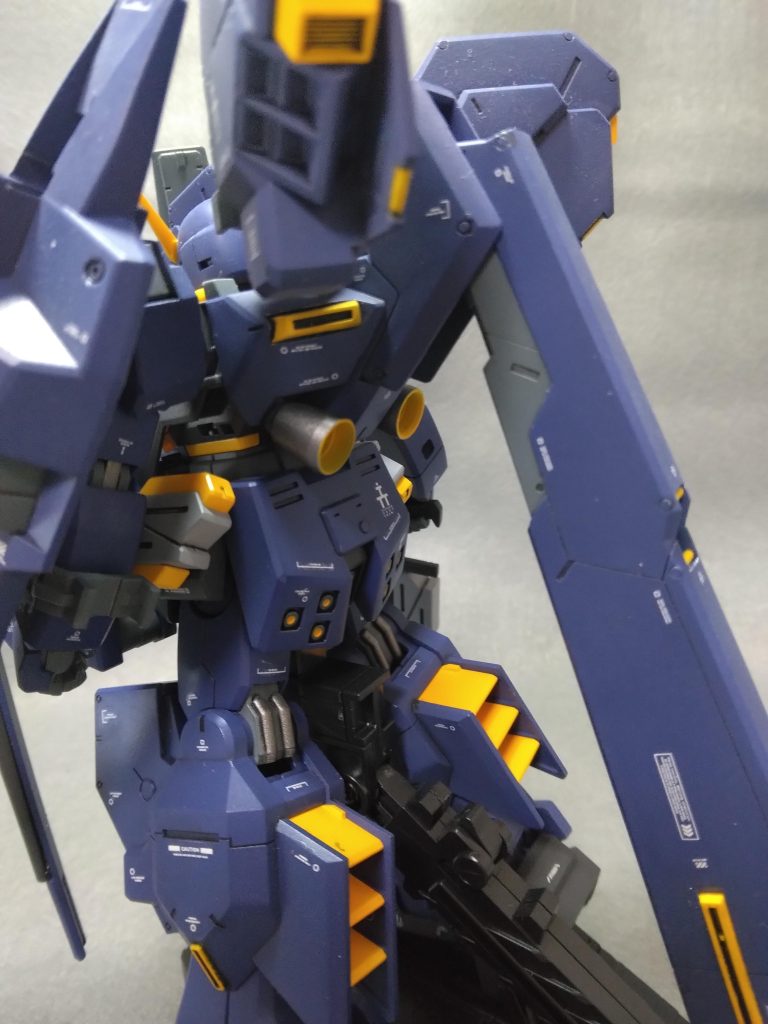 後ろから。各兵装も作りたいと、妄想しております。