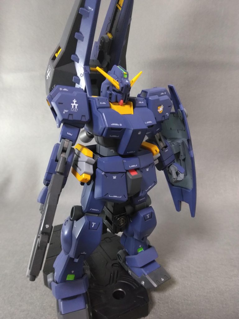 フェイントで、反対側。