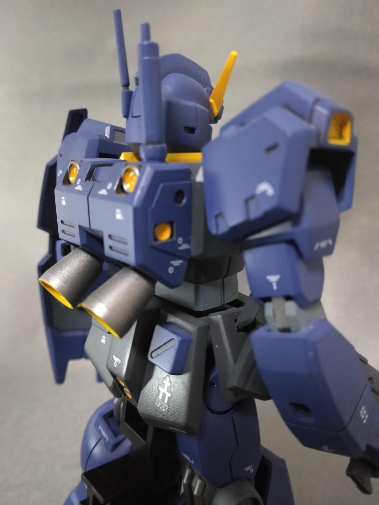 後ろから。デカールの段差が消えて無いですね。やったという自己満足です。