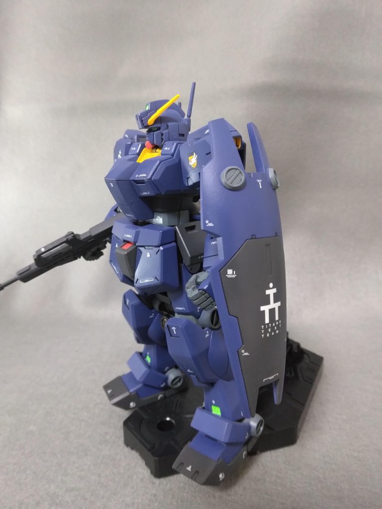 左手は、アトバンスドヘイズルの握り手に換えてます。