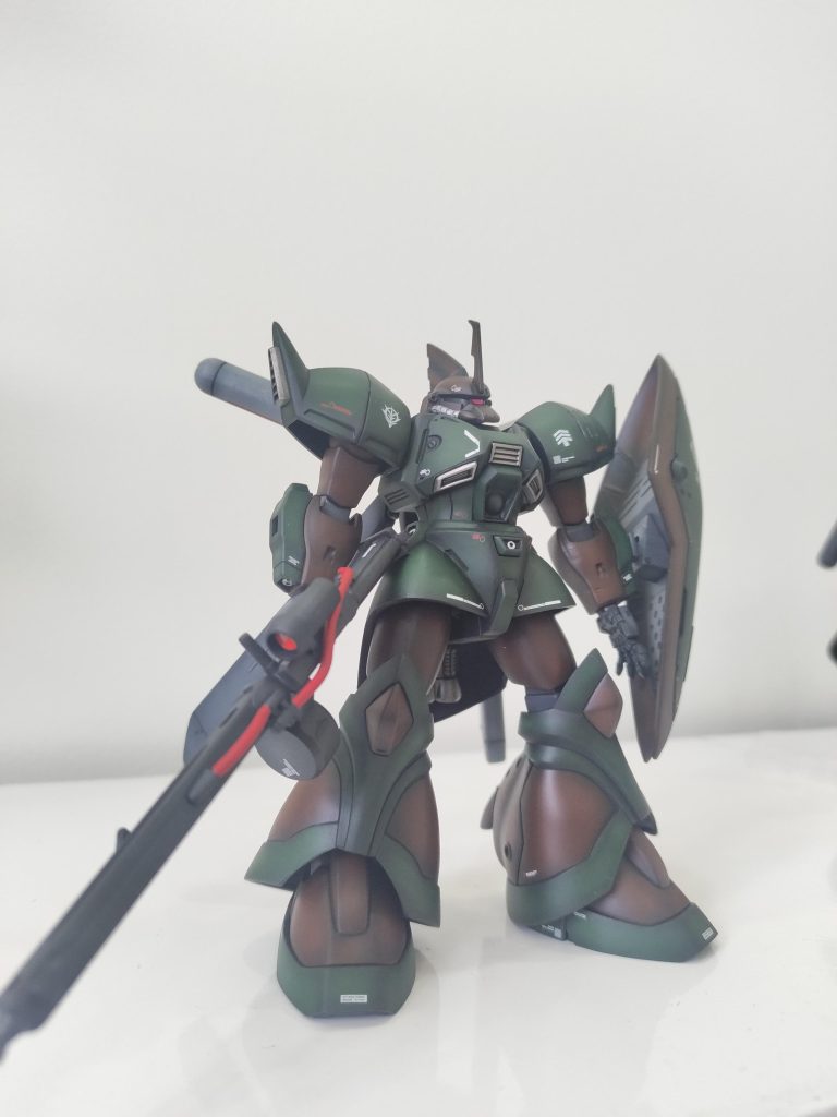 特に改造などはせず、首を2mmほどの延長しただけです。塗り分けはなるべく丁寧に心がけましたが、まだまだ部分塗装の部分の筆ムラが目立ちます。