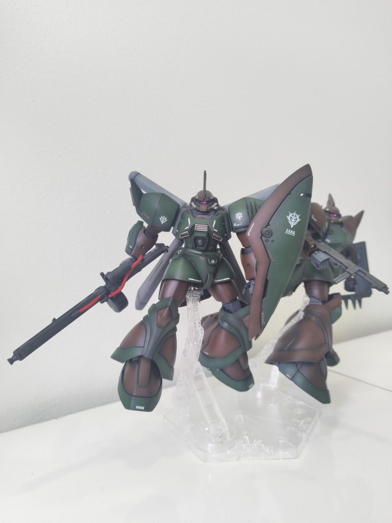 なかなか時間が取れず完成まで時間がかかりましたが、大好きな機体の1つでしたので楽しく作れました。Bandaiさん、RGでゲルググ系統出してくれないかな。。。