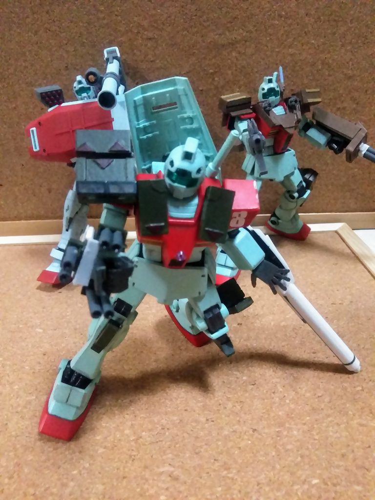 サクッと次に                《ジム・レオパルド》に搭乗と成ります     《ロース・トチキン准尉(妄想 副業で養鶏業を営む戦士)》              《ガンダム X の G レオパルド》の雰囲気が出せればイイナと云うことで実行です🤗