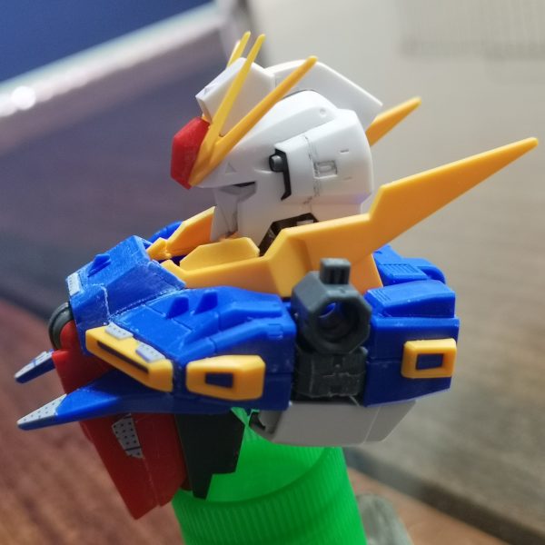 閲覧ありがとうございます！先日のガンダムリントヴルムの続きです!今日は頭部〜胸部のディテールアップしていました頭部の取付位置を後ろに下げ、首周りの作り直しをしましたしかし、襟を付けるとほぼわからない( ﾟдﾟ)ﾊｯ!前回から繰り返しますが、このままでも充分カッコいいですよ私がやっているのはただの自己満足です！余談ですが今回もランナータグで胸部の延長工作をしていますが、継ぎ目が全くわかりませんねこれは便利です今日はここまでです（2枚目）