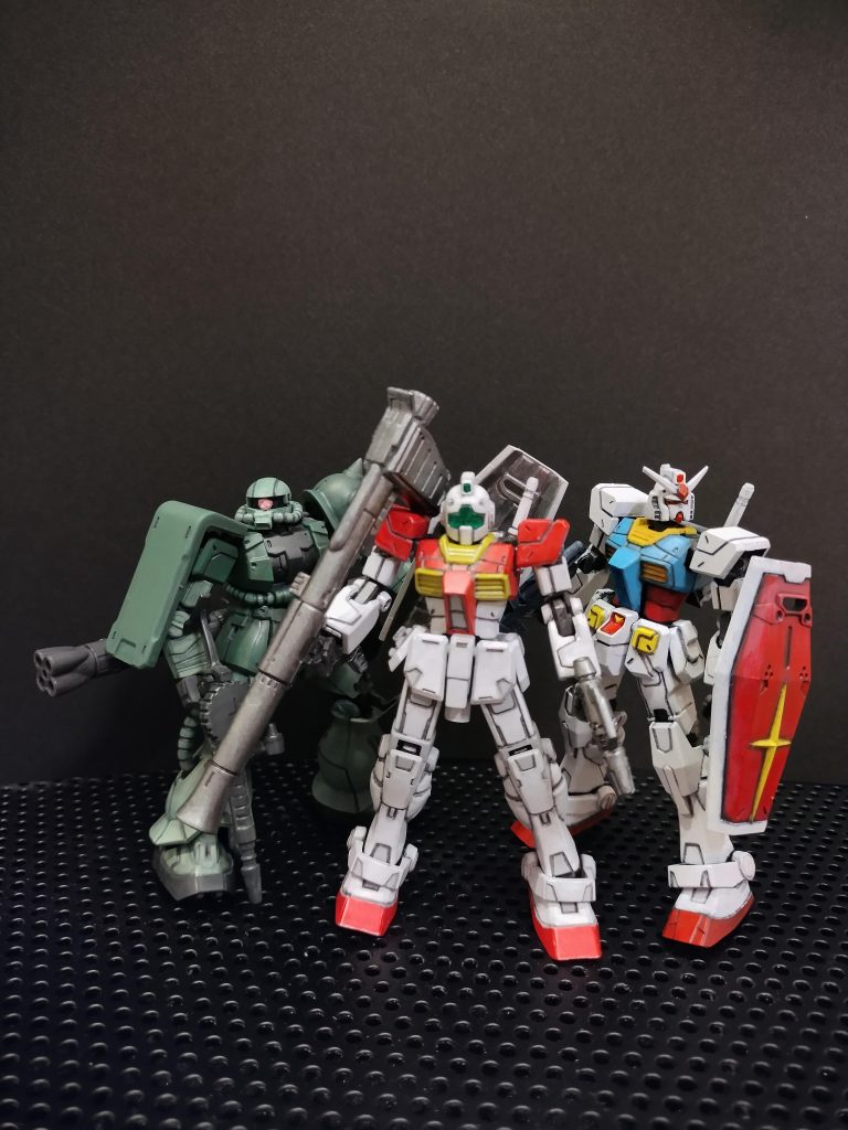 俺たち?そうだなあ…メカニカル三連星と呼んでくれ!