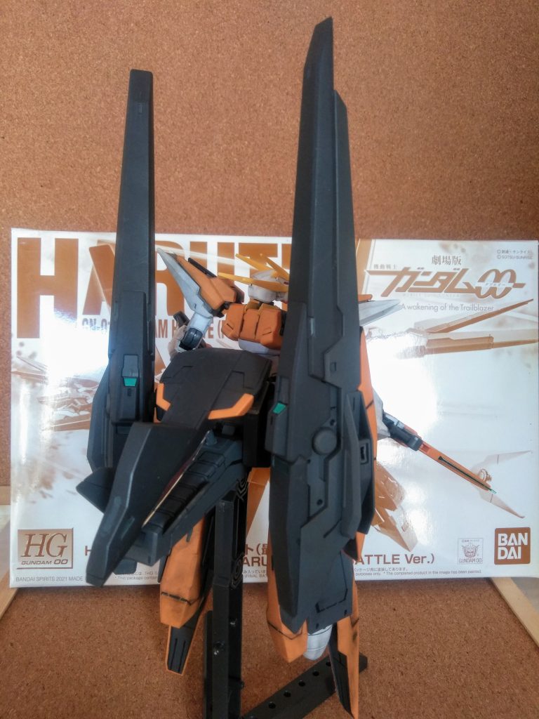 まぁ、バックスタイルは 「背部ブースターユニット」に目が行くので 余り変わらんかな🤔