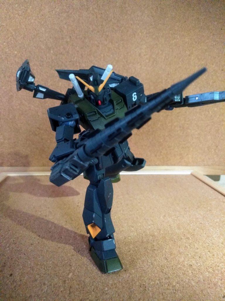 「ギャン・ケンプファーの         パイロットであるブ・ルータス大尉」を         「ミンチより酷い状態」にシテシマッタ       「ドリル・クラッシャー」は今回も健在😣そんな彼女は今後「クロマ中尉」が発端の      事件へと捲き込まれたりします🤔