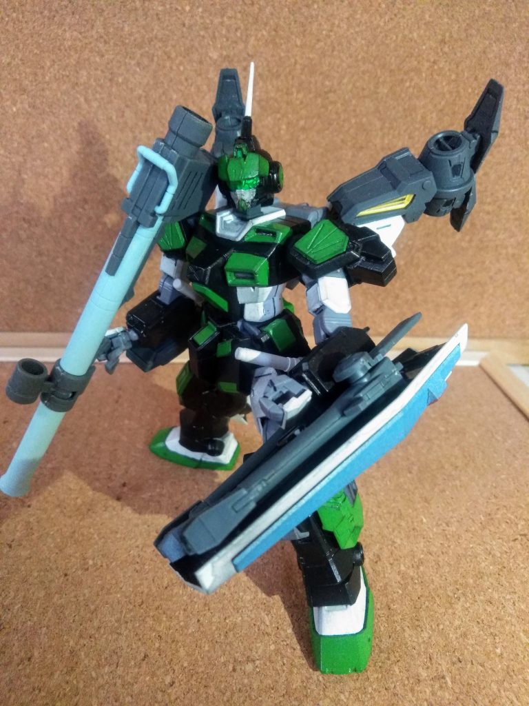 「ペイルライダー 02 タイプ」        以前投稿の「レッド ライダー」だったりします😁                     そんな訳でこの子も「殲滅戦用」と云うことで再再投稿です😂 「ハイパーバズーカ & シールド裏に                     二門のビーム砲」を装備😤