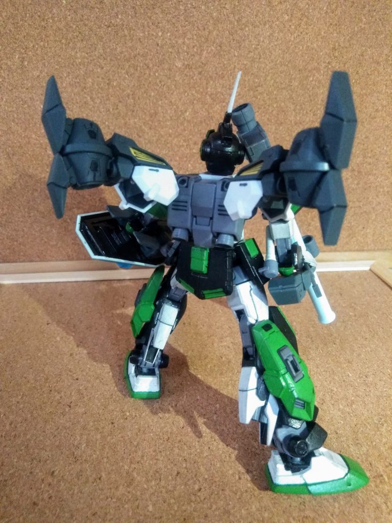 此方も「試作高機動ユニット」を背部に装着🧐パイロット「クロマ・クコイツガ中尉」は  宇宙に上がった「ダディズ プリーチ小隊」に   新たに配属となる訳ですが、ナニヤラ不穏な行動があるようです🧐