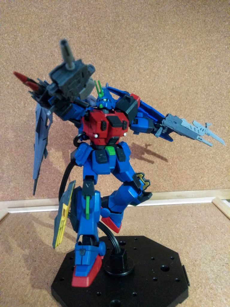 右腕部に「対艦ミサイル × 2 」を新装着🧐     アレやコレや語ってみましたが2007年発売の「HG No77 の旧ブルー デスティニー 2号機」を弄って在ります😤                   脳内設定では「地上での天斗戦で中破した機体を宇宙戦用に改修」としております😂