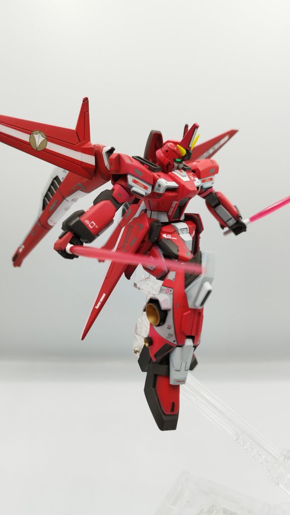 脚部にバーニアを追加することで、バルキリー感をUPしました。翼の統合軍デカールが映えてますね。