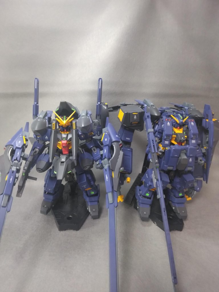 ギガンティックアームと2機並べて。