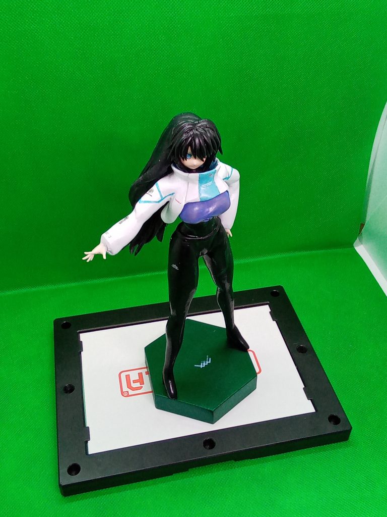 今回は余計な装飾はつけないでシルエットが綺麗になるように意識してみました。