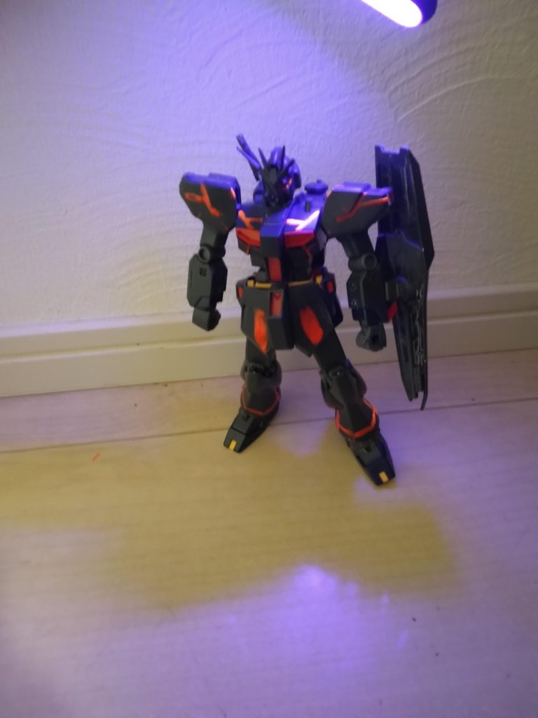 ニューガンダム–3枚目/制作者：けいと