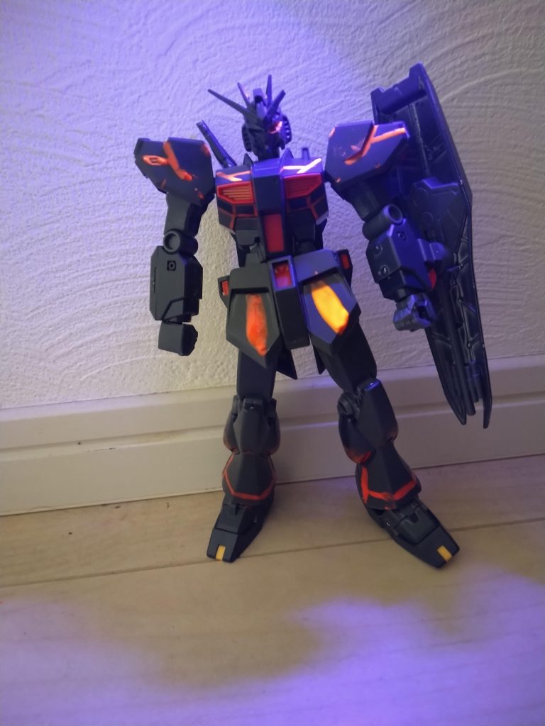 ニューガンダム–2枚目/制作者：けいと