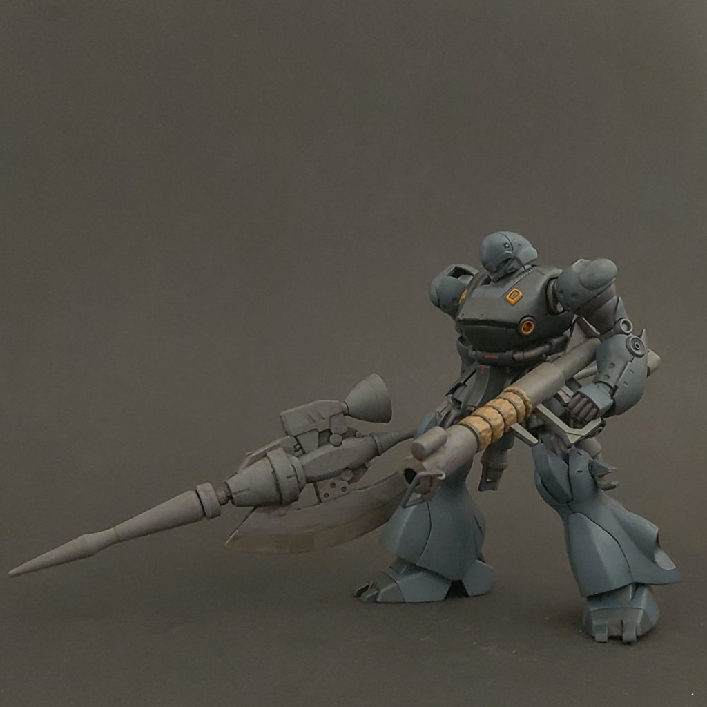 ミサイルポットをパージした後はオルテガザクの斧(改造済)とドム系のなにかのバズで白兵戦になります。