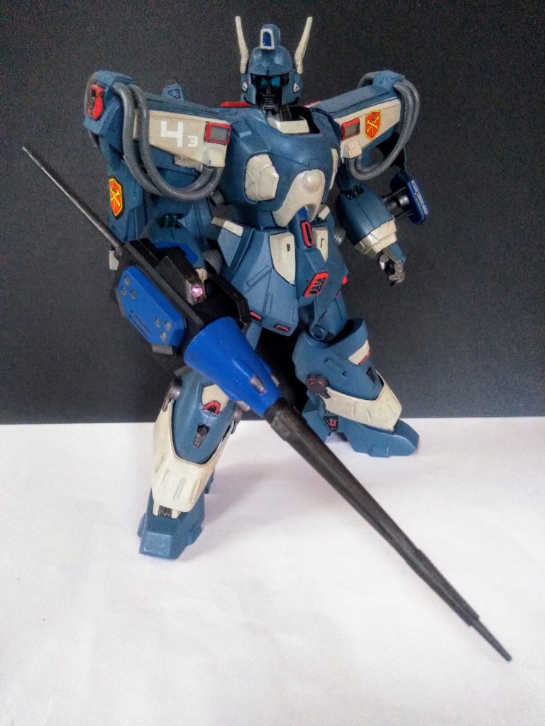 懲りもせずに「マウンテンサイクル」より発掘となるこの子を晒して逝きます😊 元キットは「ブラックバンガード仕様」の カラーリングでしたが それではツマラナイので「一般機カラー風」に シトきました😋