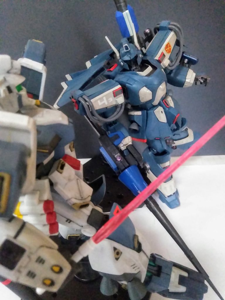 折角なので「ハーディガン」と😂 知ったかぶって「一般機カラー風」ナンて 造ってミマしたが「劇中の何処で登場活躍」 したかは全く記憶にございません😤 コリャ・・・今回も・・・ダメだな・・😭