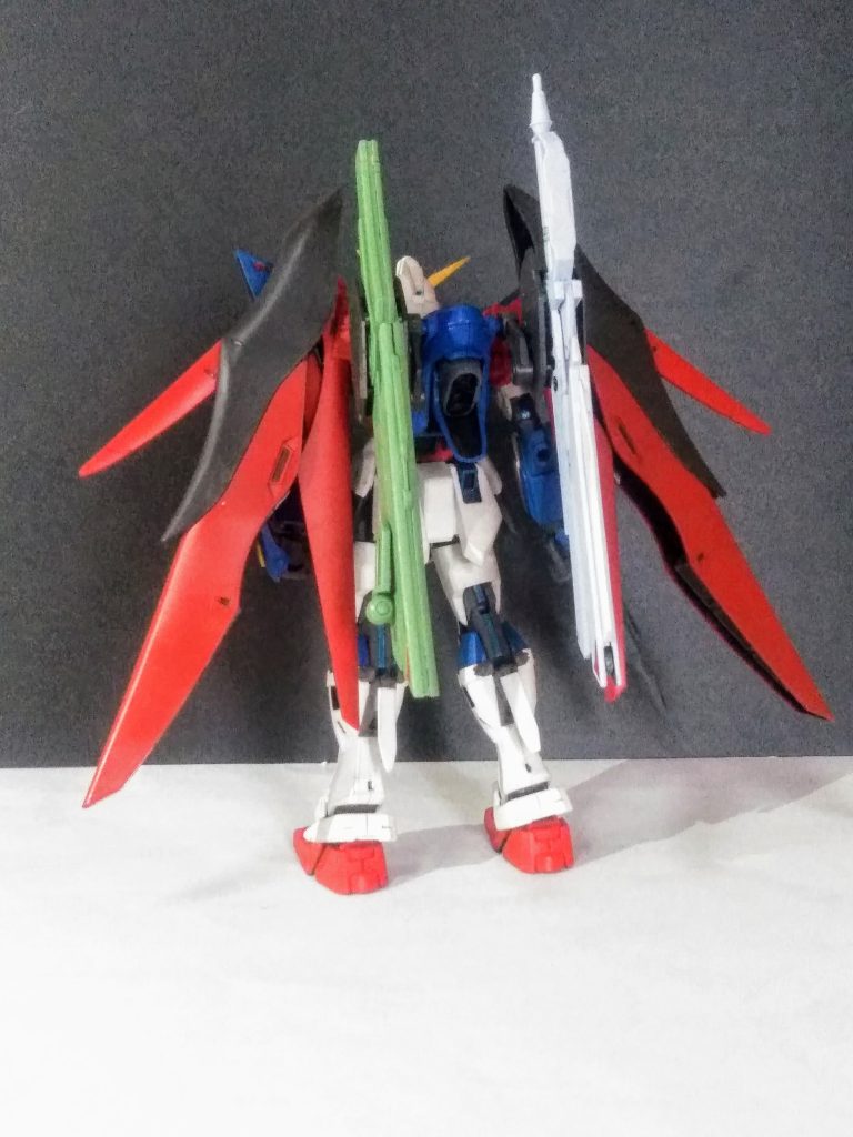 ・・・まぁ、上記の茶番劇は置いといて😋　　　　　　　　　ソンナ感じで作成です😁　　　　　　　　　　　　　ガンダム界で五指に入るイケメン(UP主 基準)と世界で一番大好きなキットを｢ミキシング｣😍　　　　　　　　　　　　　　　　　　　　　　　機体名は『プロトタイプ ビルド ストライク デスティニー ガンダム フルブラスト』イヤイヤ❗ ビルド系の伝統に倣って　　　　　　　　｢命名｣したけどコレはヤバくねっ❗😲　　　　　　　　長すぎですよね😣💦　　　　　　　　　　　　　　　なので頭文字で略称を『P,B,S,D,G,Fb』・・・イヤ❗此れじゃあ全然意味が無い・・・😭