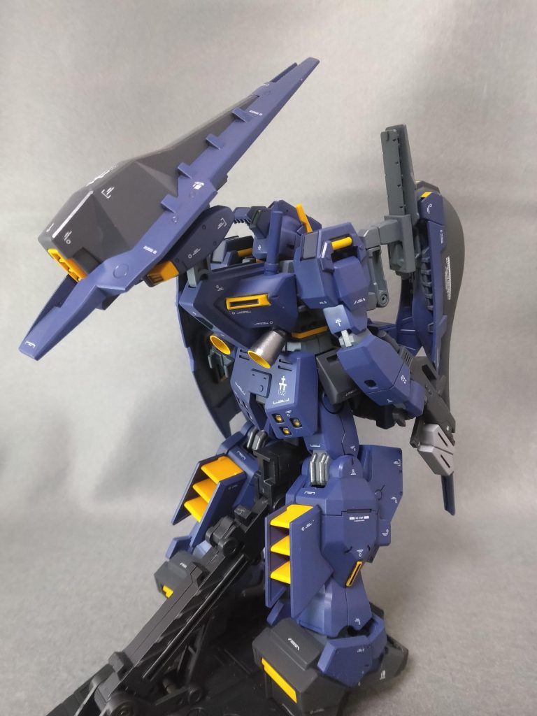 バックパックのバーニア、とれ易くないでしょうか？いつもとれるので、接着してます。