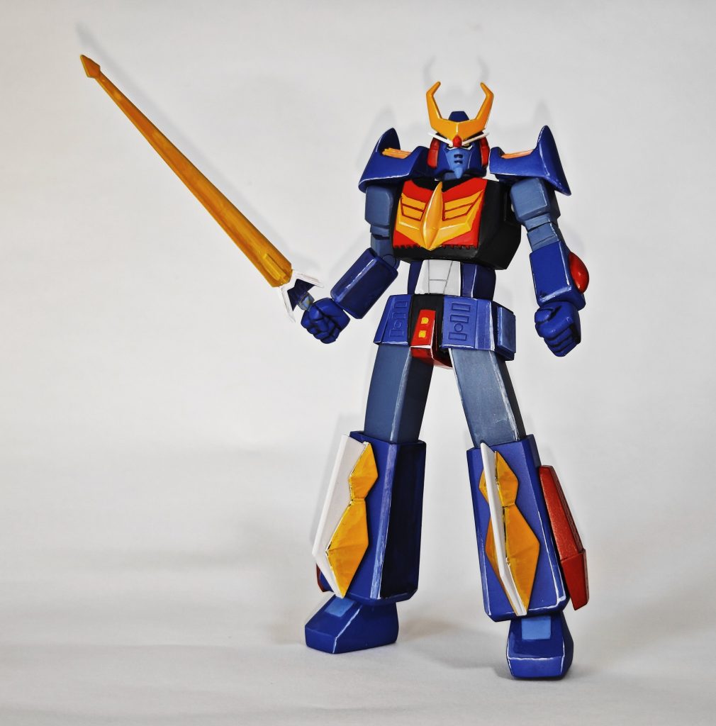 やっぱガンダムか？いや、ガンダムと違うか…