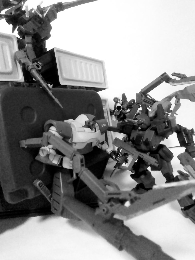 『ジオンは絶対コロスマン達』と化した          『ダディズ プリーチ小隊』と交戦!