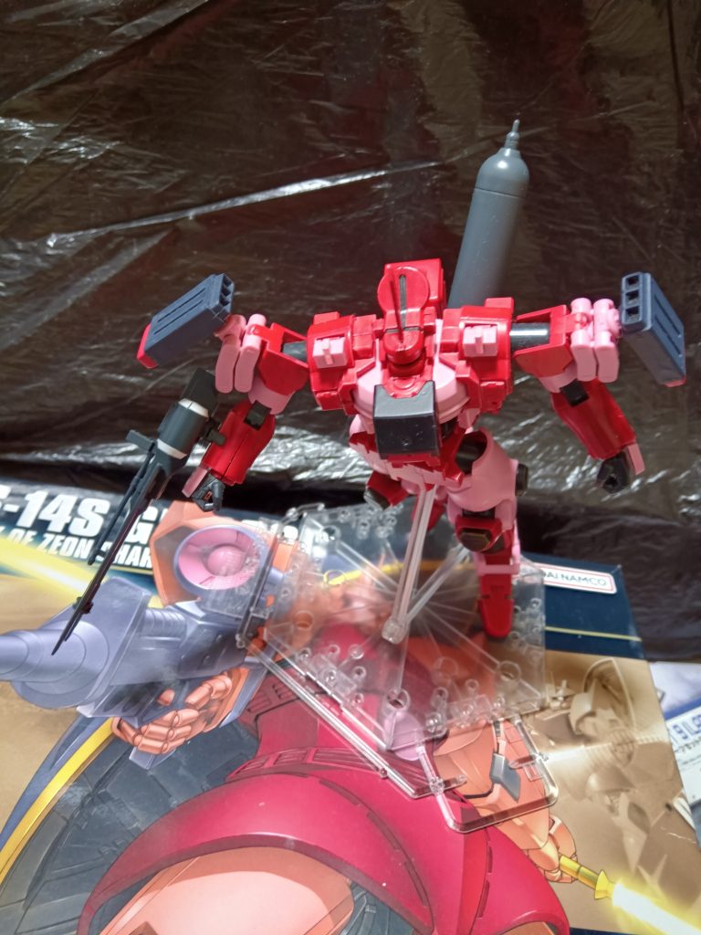 ピンクだからシャア、と思ったけど結構色味が違ってました