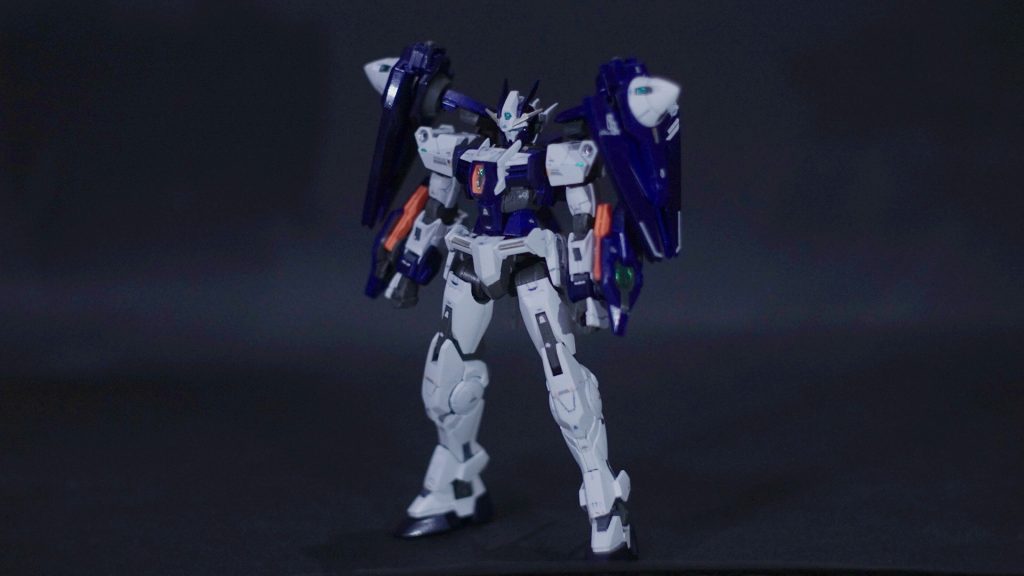 各所スジボリ、ランナープラ板でのディテールアップ、デカールを貼り、カメラアイなどをレジンで仕上げました。