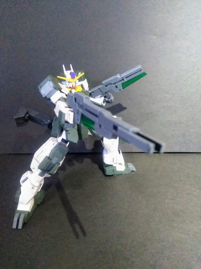 「 OO シリーズ」だけあって、可動域は秀逸😄「ライフルビット」は「バレルを外すと マシンガンモード」に🤔 「センサーサイト」を引き上げて 「射撃精度」を上げられます😤