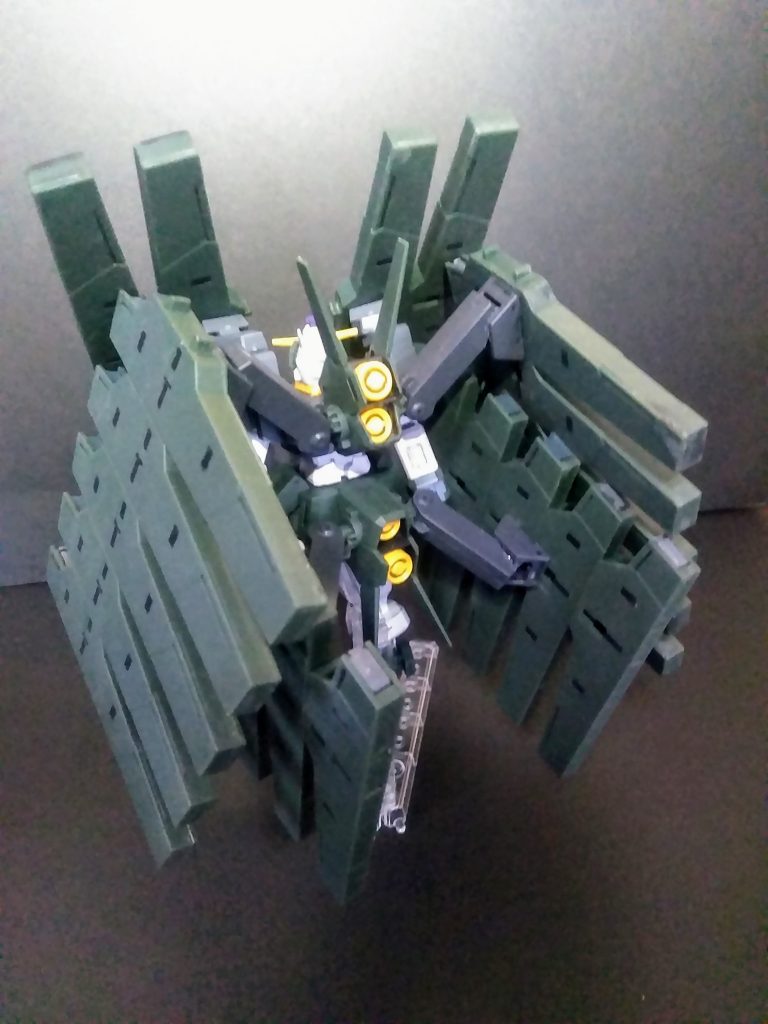 ハイ。「UP主」『ノーマル仕様』の当時発売品を所持しているので何時も通りに「蛇足作業」を実行です😤「H,B」が干渉しまくり、重すぎで 「ナ~んも出来ん😠」