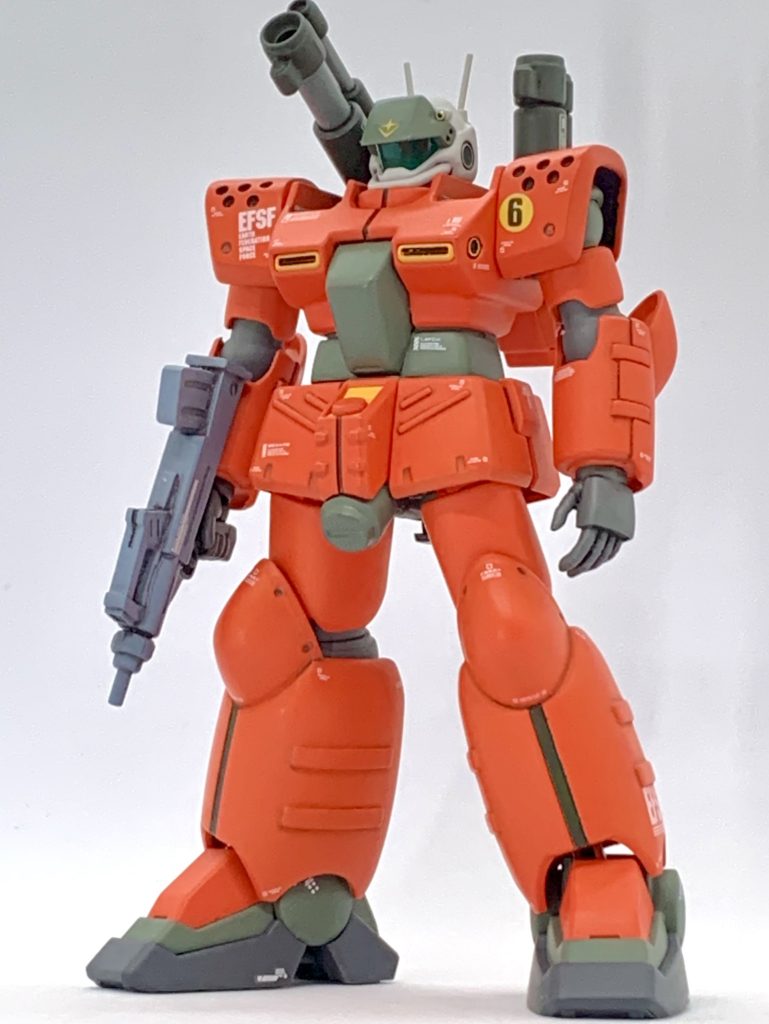 いじったポイントはメインカメラのクリア化肩アーマーの幅詰め(そのため出渕穴開け直し)ウエストで2ミリ延長太ももで1ミリ幅増し2ミリ延長股関節を前に2ミリ前進      だいたいそんな感じ