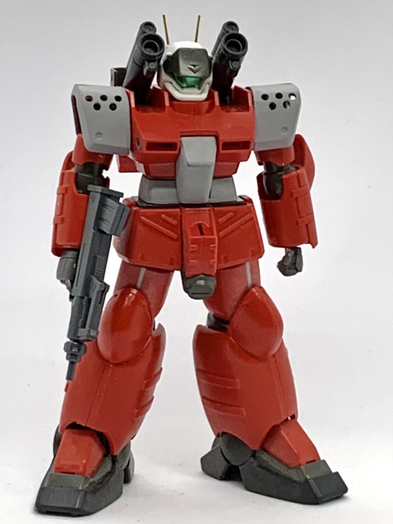 肩アーマーが横に広すぎる感じだったので2ミリくらい詰める。ついでに中のパーツも削って腕を胴体に寄せる。出渕穴の開け直しが一番しんどくって、私の作業精度では左右対称がキッチリ出せませぬ。ぐぬぬぬぬぬ。