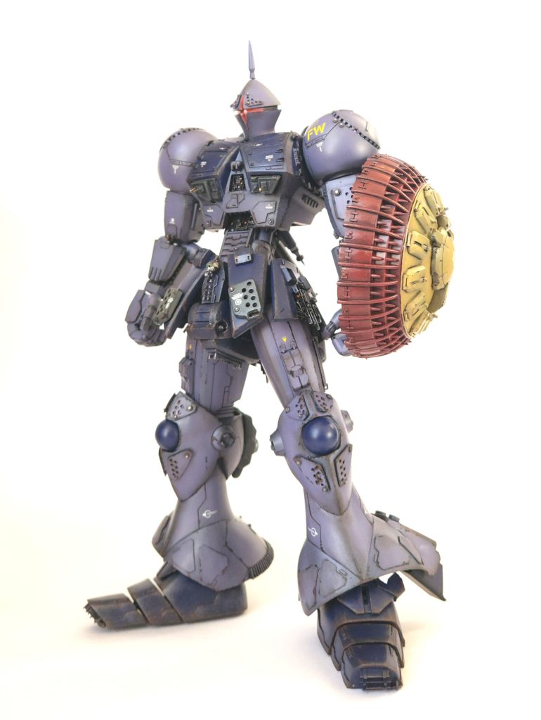 武装を持たせるのがあまり好きじゃないので、最後の最後までヒカリ棒持たせてましたが完成では持たせるのをやめました。