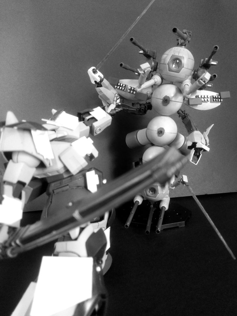 『フッフッﾌｯ・・・腐ったジオンに属さねば貴様も苦しむ事はなかったろうに。』