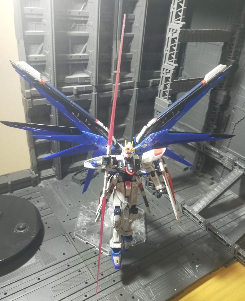 \フリーダムだ！/   \キラ・ヤマトの魂！！/\そうだ、ガンダム界隈の正義は我々にある！！！/\ウオォォぉぉぉお！/