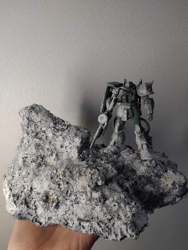 雪山とザク　ジオラマ–2枚目/制作者：ボンセラ